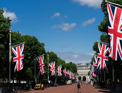チャールズ英国王、６日戴冠式　押さえておきたいニュース